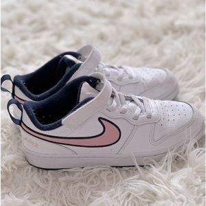 Girls Nike Court Borough Sneakers Size 3. Excellent condition